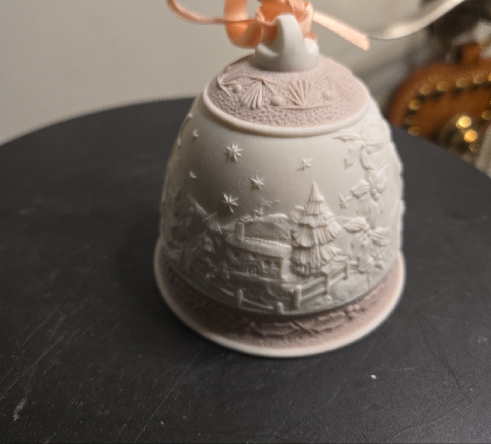 Elegant Lladro 1991 Christmas Ceramic Bell with Ribbon Accent - Picture 6 of 8